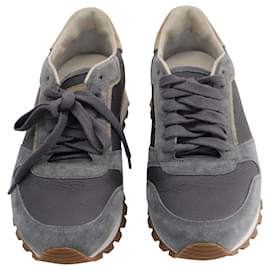 Brunello Cucinelli-Sneakers Brunello Cucinelli con lacci e pannelli in camoscio grigio-Grigio