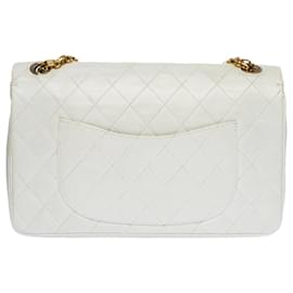 Chanel-Superb Chanel Timeless / Classique handbag with lined flap in white quilted lambskin, garniture en métal doré-White