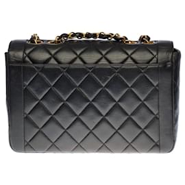 Chanel-Superb Chanel Classic flap bag handbag in black quilted lambskin, garniture en métal doré-Black