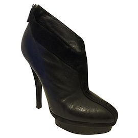Yves Saint Laurent YSL Leather and Suede Easy Ankle Boot Black