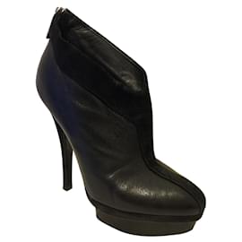 Yves Saint Laurent-YSL Leather and Suede Easy Ankle Boot-Black