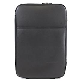 Louis Vuitton-Louis Vuitton Pegase 55 Black Taiga Leather-Black