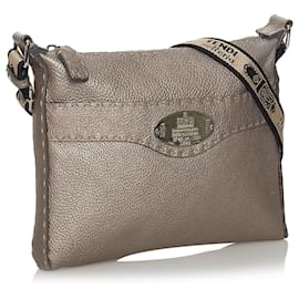 Fendi-Sac bandoulière en cuir gris Selleria Fendi-Gris