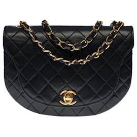 Chanel-Sublime Chanel Classique Mini half-moon flap bag handbag in navy blue quilted lambskin, garniture en métal doré-Navy blue