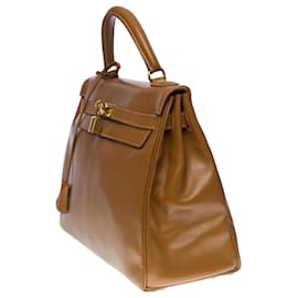 Hermès-Magnificent & Rare Hermès Kelly handbag 32 turned over shoulder strap in Gold box leather, gold plated metal trim-Golden