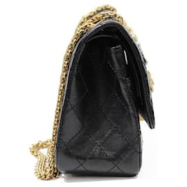 Chanel-Bolsos de mano-Negro,Gold hardware