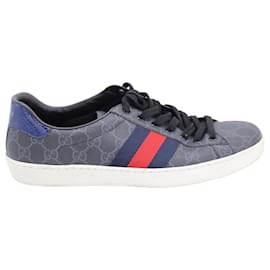 Gucci-Gucci Ace GG Supreme Sneaker in Navy Blue Leather-Navy blue