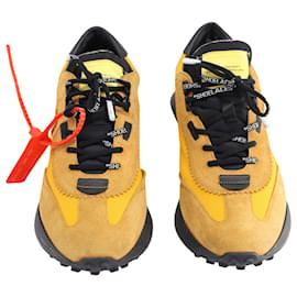 Off White-Off-White Arrow Running Sneakers in Camel Suede-Yellow,Camel