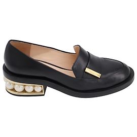 Nicholas Kirkwood Casati Tênis Derby decorado com pérolas em couro preto Preto
