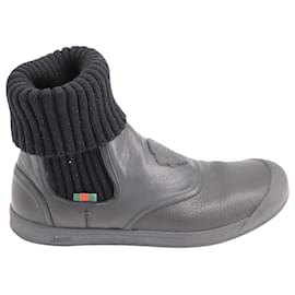 Gucci-Gucci Crest Sock Boots in Black Leather-Black