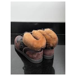 Chanel-Chanel Sneakers With Fur New-Brown