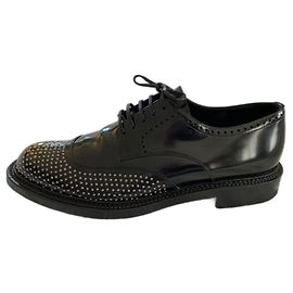 Saint Laurent SL Scarpa stringata nera in pelle spazzolata e borchie Nero
