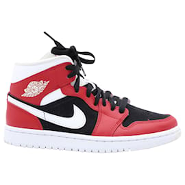 Nike-Nike Jordan 1 Mid in Gym Red Black Leather-Red