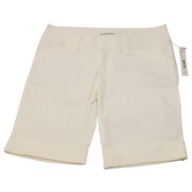 Alice + Olivia Bermudashorts mit Bündchen aus weißer Baumwolle Weiß