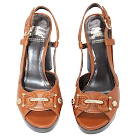 Burberry-Burberry Equestrian Inspired Buckle Detail Platform Sandals in Brown Leather-Brown