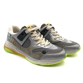 Gucci-Gucci Ultrapace sneakers in grey mesh, silver and suede with fluro soles-Grey