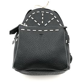 Fendi-Fendi bag mini backpack in grained black leather-Black