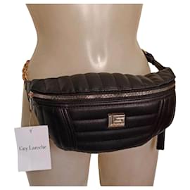 Bolsa acolchoada Guy Laroche Preto
