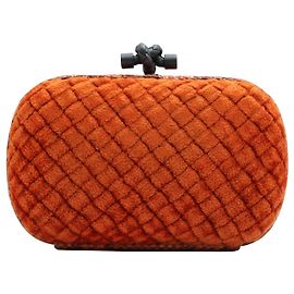 Bottega Veneta Clutch aus orangefarbenem Samt und Pythonleder mit Knoten Orange