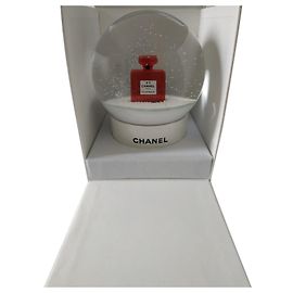 Bola de nuevo Chanel Blanco