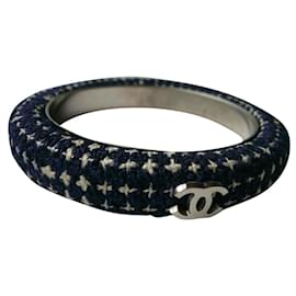 Chanel-CHANEL Navy tweed and silver metal rigid bracelet Very good condition-Cream,Navy blue