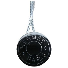 pingente de aço prateado hermès clou de selle com colar sem marca Hardware prateado