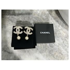Chanel-Pearl drop-Gold hardware