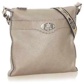 Fendi-Fendi Sac à bandoulière en cuir Selleria en argent-Argenté