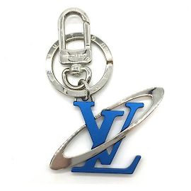Louis Vuitton Silver Blue Satellite LV Initiales Holder Key Charm Multicolore