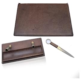 Gucci-Conjunto de escrivaninha de couro marrom vintage abridor de porta-canetas-Marrom