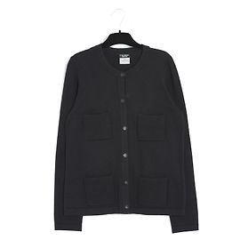 Chanel PRETO CLÁSSICO UNIFORME em36 Preto