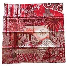 Hermès Hermes Square 90  Handlung 3 Bühne 1 Rot