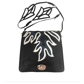 Bolsa transversal Miu Miu de couro preto com padrão de chamas Preto