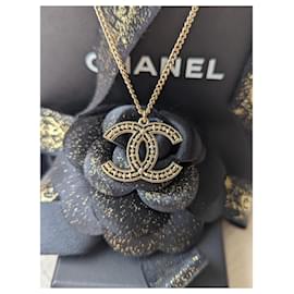 Chanel-CC A15Collar con colgante de logotipo calado C GHW en caja-Dorado
