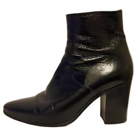 Saint Laurent-Black shiny ankle boots Saint Laurent "Loulou"-Black