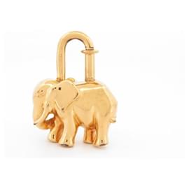 Hermès-RARE PADLOCK HERMES CHARM ELEPHANT IN GOLD METAL PENDANT PADLOCK KEYRING-Golden