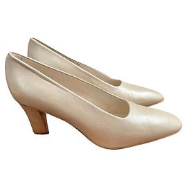 Philippe Model Leather Pumps Cream Cream Eggshell