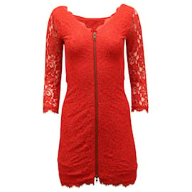 Diane Von Furstenberg-Diane Von Furstenberg Front-Zipped Mini Dress in Red Polyester and Lace-Red