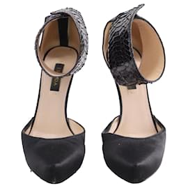 Escada-Zapatos de tacón con tira al tobillo en relieve de piel de serpiente Escada en cuero negro-Negro