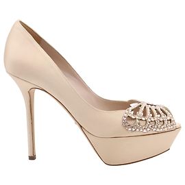 Sergio Rossi Royal Crystal Champagne Platform Stiletto en satin nude Chair