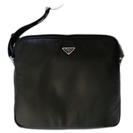 Prada-pelle-Black