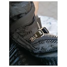Prada-pelle-Black