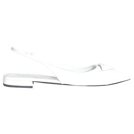 Prada Sandalen aus Lackleder weiß Größe 39 Weiß
