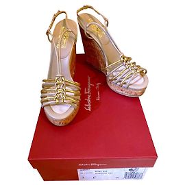 Salvatore Ferragamo Sandalen Beige
