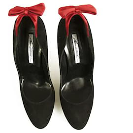 Brian Atwood-Sapatos de salto e saltos Brian Atwood preto de camurça vermelho cetim laço clássico - tamanho 40-Preto