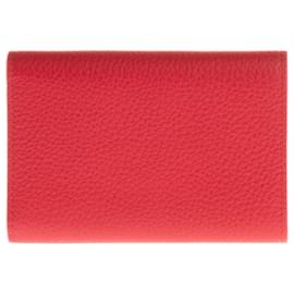 Louis Vuitton-Very beautiful Louis Vuitton Capucines Compact wallet in supple scarlet red Taurillon leather-Red