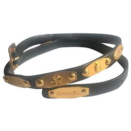 Cinto Chanel de couro preto com charms dourados 65 cm Preto Gold hardware