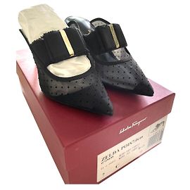 Salvatore Ferragamo Zelda Ferragamo mules Black