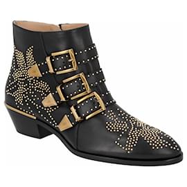 Chloé-Chloé women susanna short boots in black leather with gold studs-Black