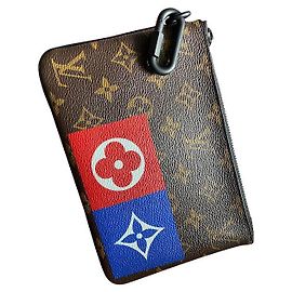 Louis Vuitton Estuche con cremallera Logo Story Monogram de edición limitada Castaño
